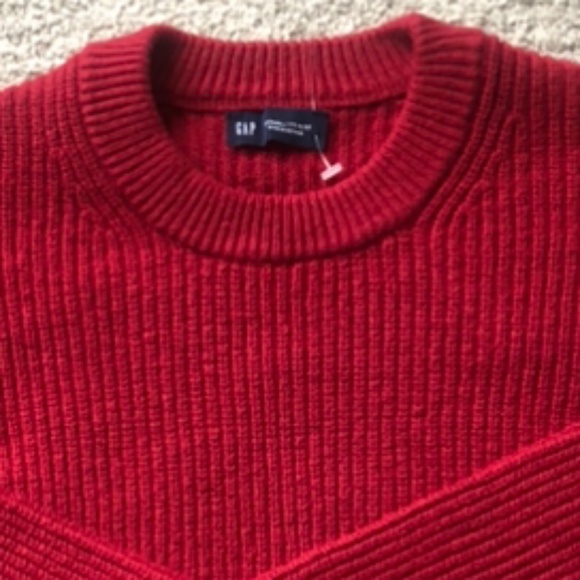Gap- Crewneck Sweater.NWOT. - Picture 2 of 2